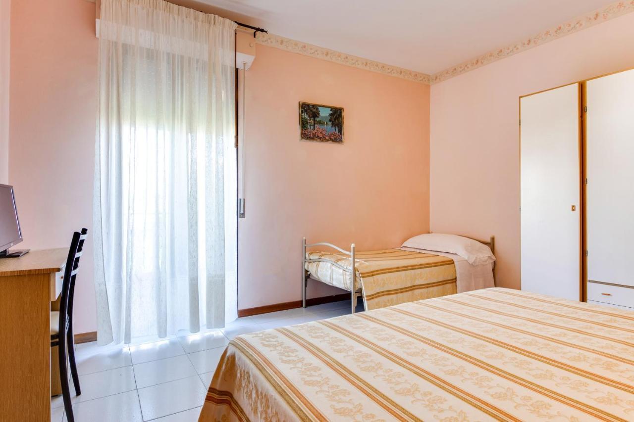 Hotel Sorriso Rimini Bagian luar foto