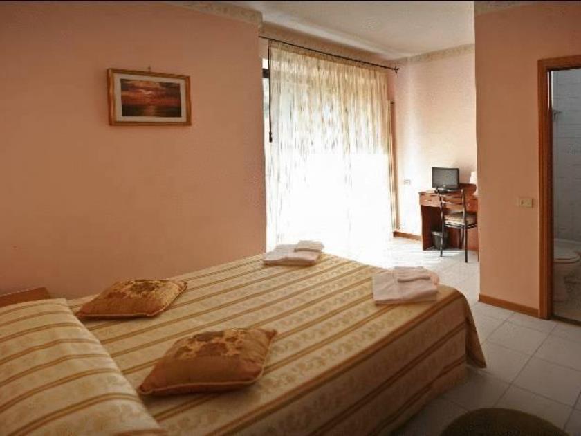 Hotel Sorriso Rimini Bagian luar foto